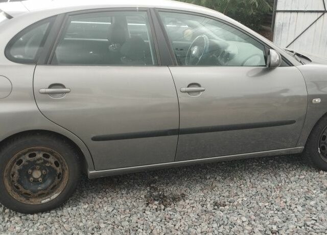 Сірий Сеат Ibiza, об'ємом двигуна 1.4 л та пробігом 210 тис. км за 3100 $, фото 2 на Automoto.ua
