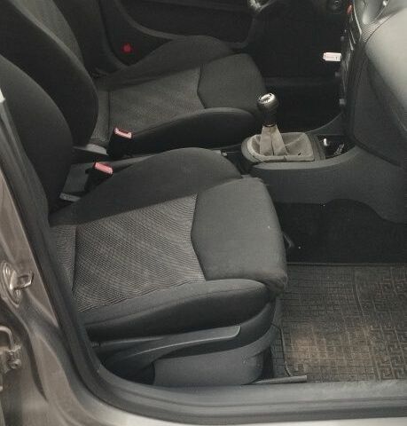 Сірий Сеат Ibiza, об'ємом двигуна 1.4 л та пробігом 210 тис. км за 3100 $, фото 4 на Automoto.ua