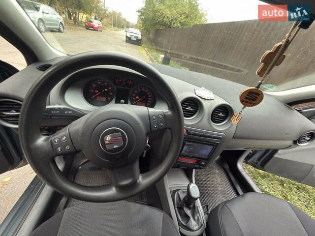 Серый Сеат Ибица, объемом двигателя 1.39 л и пробегом 170 тыс. км за 5000 $, фото 7 на Automoto.ua