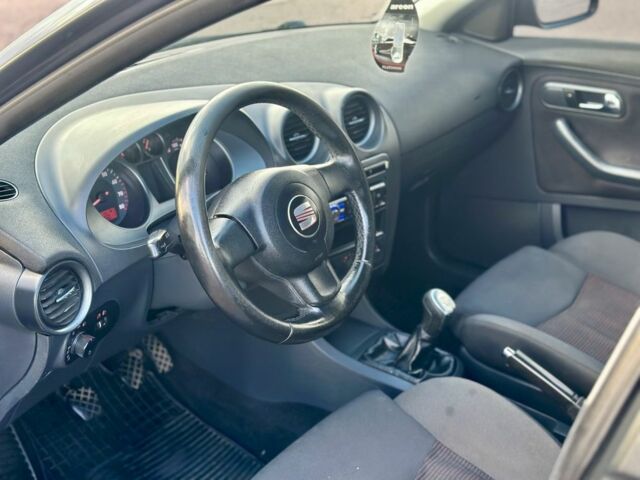 Сірий Сеат Ibiza, об'ємом двигуна 1.4 л та пробігом 257 тис. км за 4200 $, фото 9 на Automoto.ua