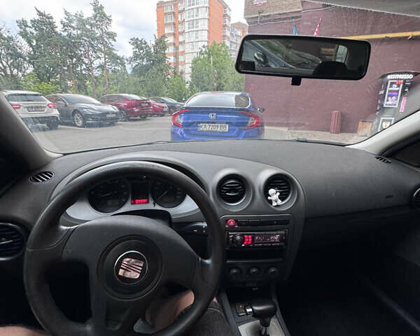 Сірий Сеат Ibiza, об'ємом двигуна 1.4 л та пробігом 184 тис. км за 4700 $, фото 19 на Automoto.ua