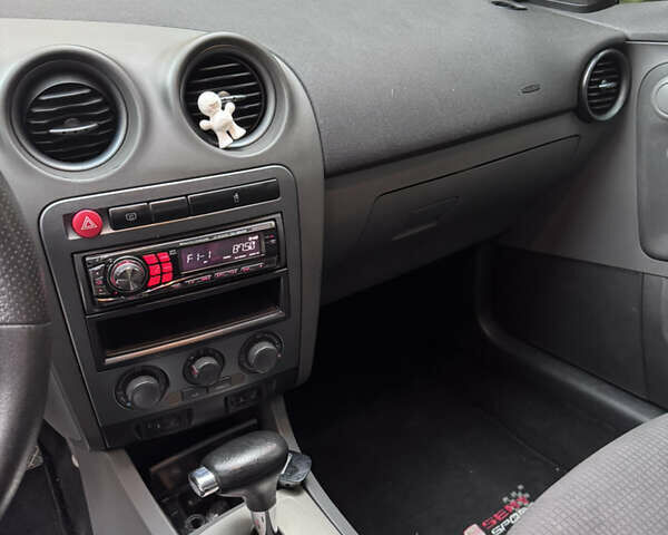 Сірий Сеат Ibiza, об'ємом двигуна 1.4 л та пробігом 184 тис. км за 4700 $, фото 15 на Automoto.ua