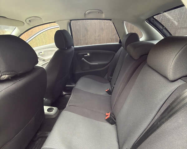 Серый Сеат Ибица, объемом двигателя 1.39 л и пробегом 170 тыс. км за 5000 $, фото 8 на Automoto.ua