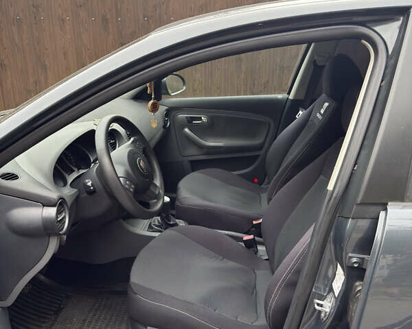 Серый Сеат Ибица, объемом двигателя 1.39 л и пробегом 170 тыс. км за 5000 $, фото 5 на Automoto.ua