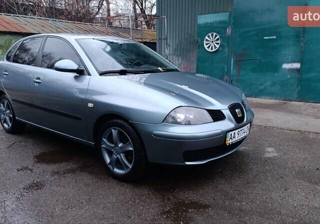 Серый Сеат Ибица, объемом двигателя 2 л и пробегом 140 тыс. км за 4400 $, фото 1 на Automoto.ua