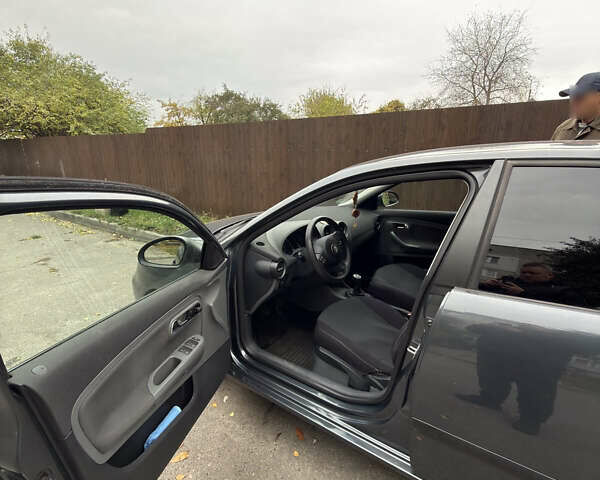 Серый Сеат Ибица, объемом двигателя 1.39 л и пробегом 170 тыс. км за 5000 $, фото 4 на Automoto.ua