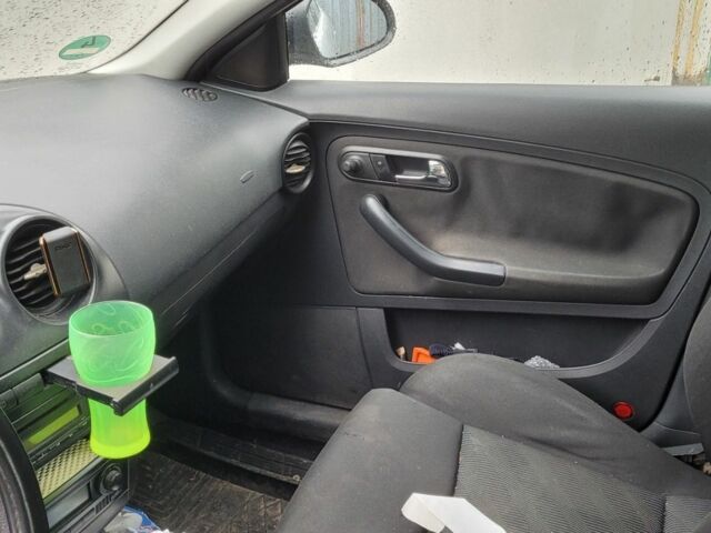 Серый Сеат Ибица, объемом двигателя 2 л и пробегом 174 тыс. км за 3200 $, фото 5 на Automoto.ua