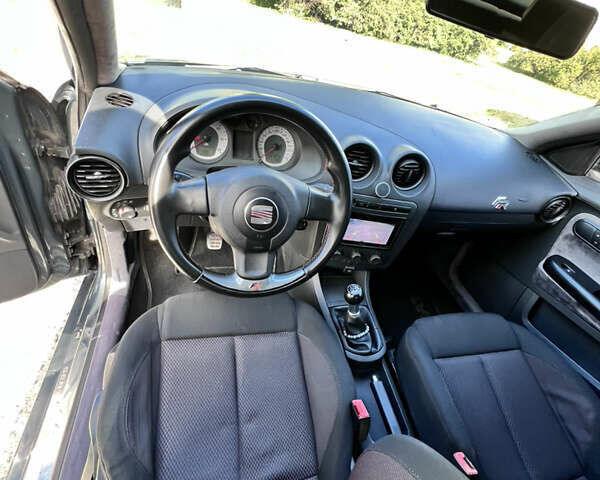 Серый Сеат Ибица, объемом двигателя 2 л и пробегом 261 тыс. км за 4200 $, фото 14 на Automoto.ua