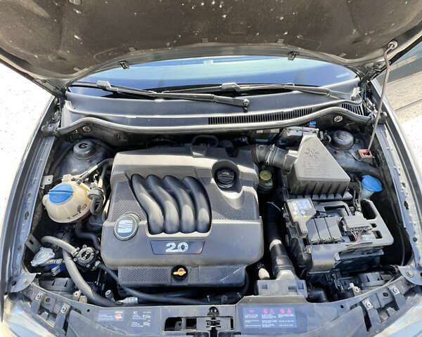 Серый Сеат Ибица, объемом двигателя 2 л и пробегом 261 тыс. км за 4200 $, фото 11 на Automoto.ua