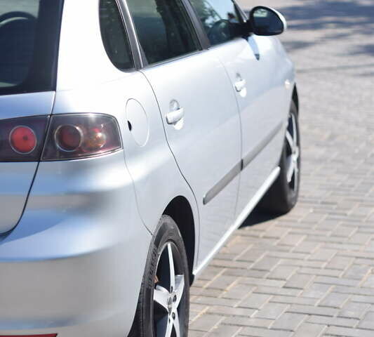 Сірий Сеат Ibiza, об'ємом двигуна 1.4 л та пробігом 204 тис. км за 4200 $, фото 2 на Automoto.ua