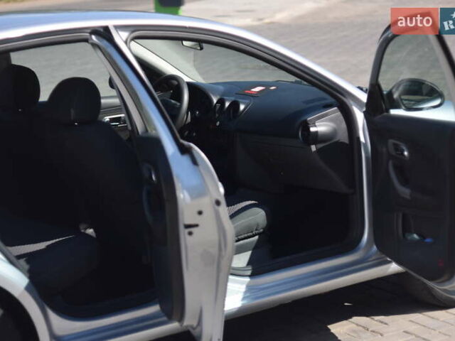 Сірий Сеат Ibiza, об'ємом двигуна 1.4 л та пробігом 204 тис. км за 4200 $, фото 12 на Automoto.ua