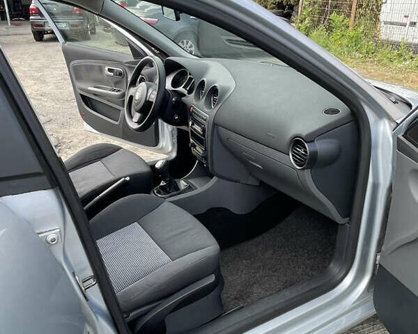 Сірий Сеат Ibiza, об'ємом двигуна 1.4 л та пробігом 184 тис. км за 4800 $, фото 14 на Automoto.ua