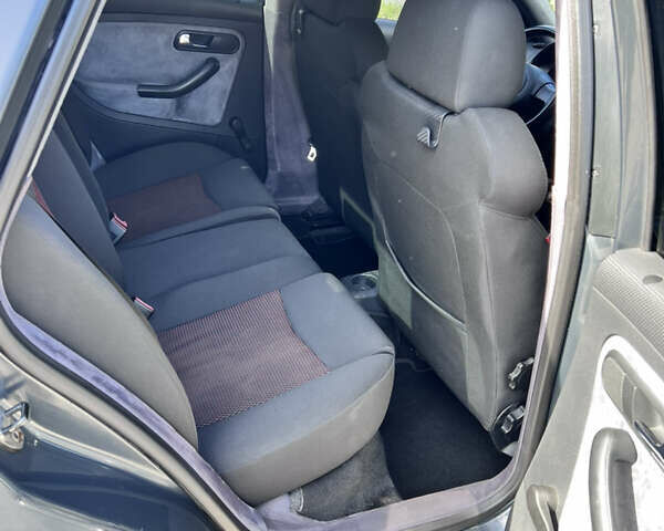 Серый Сеат Ибица, объемом двигателя 2 л и пробегом 261 тыс. км за 4200 $, фото 28 на Automoto.ua