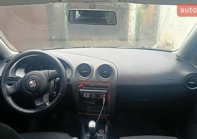 Сірий Сеат Ibiza, об'ємом двигуна 2 л та пробігом 284 тис. км за 3500 $, фото 6 на Automoto.ua