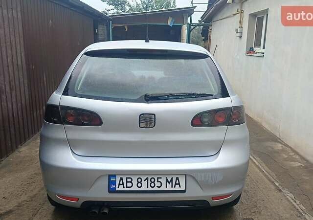 Сірий Сеат Ibiza, об'ємом двигуна 2 л та пробігом 284 тис. км за 3500 $, фото 3 на Automoto.ua