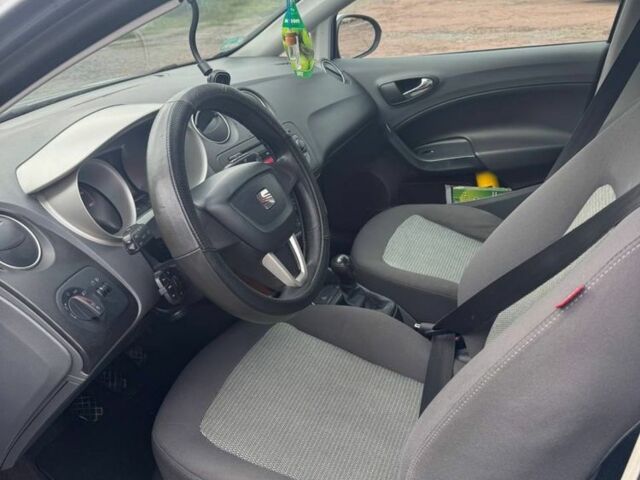 Серый Сеат Ибица, объемом двигателя 1.4 л и пробегом 129 тыс. км за 5800 $, фото 2 на Automoto.ua