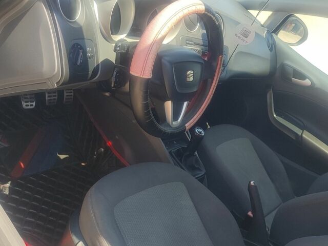 Сірий Сеат Ibiza, об'ємом двигуна 1.2 л та пробігом 230 тис. км за 5000 $, фото 7 на Automoto.ua