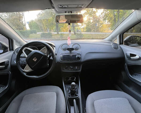 Сірий Сеат Ibiza, об'ємом двигуна 1.2 л та пробігом 265 тис. км за 5800 $, фото 4 на Automoto.ua