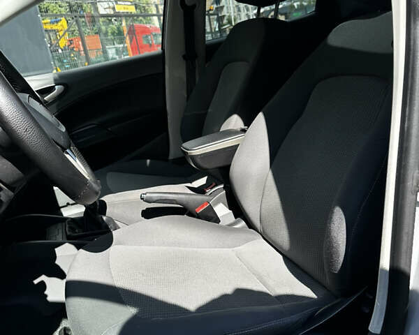 Сірий Сеат Ibiza, об'ємом двигуна 1.6 л та пробігом 168 тис. км за 6900 $, фото 4 на Automoto.ua