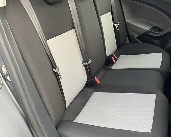 Сірий Сеат Ibiza, об'ємом двигуна 1.6 л та пробігом 177 тис. км за 9499 $, фото 21 на Automoto.ua