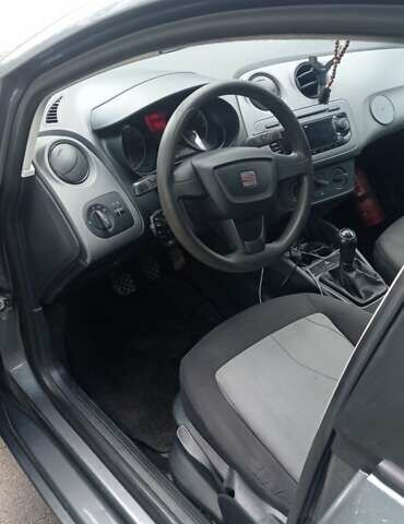Серый Сеат Ибица, объемом двигателя 1.2 л и пробегом 212 тыс. км за 5000 $, фото 2 на Automoto.ua