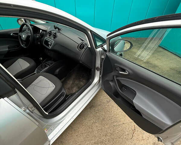 Серый Сеат Ибица, объемом двигателя 1.2 л и пробегом 190 тыс. км за 5000 $, фото 9 на Automoto.ua