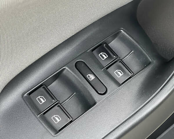 Сірий Сеат Ibiza, об'ємом двигуна 1.6 л та пробігом 177 тис. км за 9499 $, фото 28 на Automoto.ua