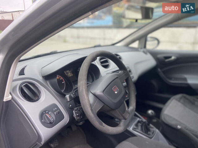 Сеат Ибица 2013 в Киеве на Automoto.ua Серый Сеат Ибица, объемом двигателя 1.39 л и пробегом 233 тыс. км за 5000 $, фото 6 на Automoto.ua