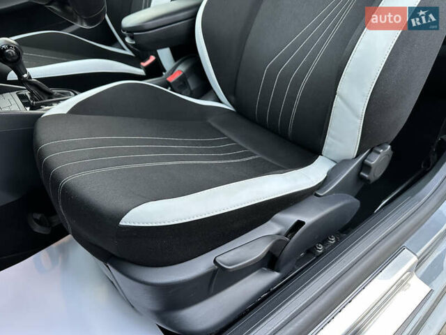 Серый Сеат Ибица, объемом двигателя 1.4 л и пробегом 197 тыс. км за 9999 $, фото 43 на Automoto.ua