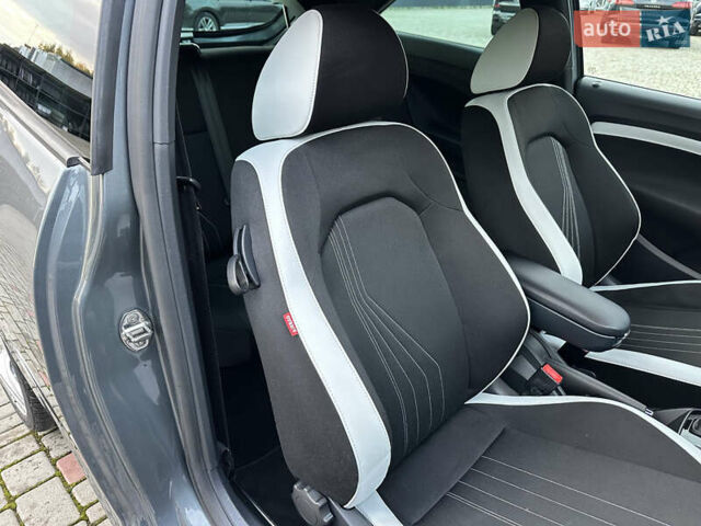 Серый Сеат Ибица, объемом двигателя 1.4 л и пробегом 197 тыс. км за 9999 $, фото 50 на Automoto.ua