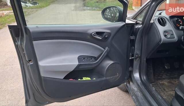 Серый Сеат Ибица, объемом двигателя 1.6 л и пробегом 156 тыс. км за 7900 $, фото 7 на Automoto.ua