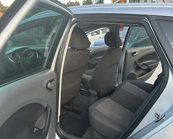 Сірий Сеат Ibiza, об'ємом двигуна 1.2 л та пробігом 340 тис. км за 4400 $, фото 3 на Automoto.ua