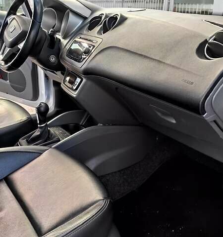 Сірий Сеат Ibiza, об'ємом двигуна 1.2 л та пробігом 271 тис. км за 5600 $, фото 13 на Automoto.ua