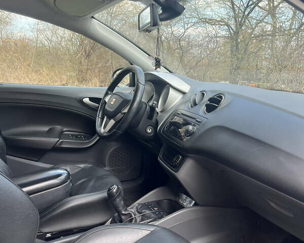 Серый Сеат Ибица, объемом двигателя 1.2 л и пробегом 233 тыс. км за 5000 $, фото 7 на Automoto.ua