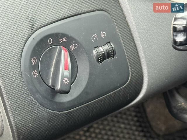 Серый Сеат Ибица, объемом двигателя 1.2 л и пробегом 136 тыс. км за 7700 $, фото 13 на Automoto.ua