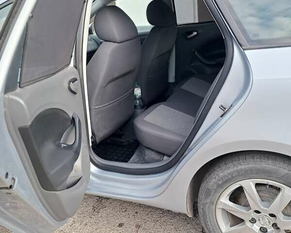 Сірий Сеат Ibiza, об'ємом двигуна 1.2 л та пробігом 297 тис. км за 5400 $, фото 6 на Automoto.ua