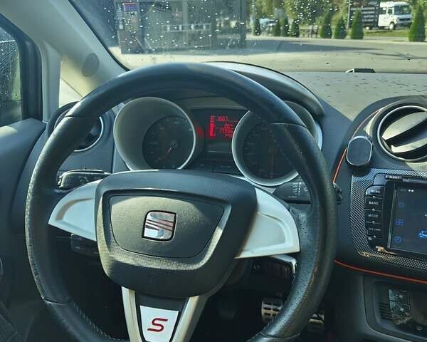Серый Сеат Ибица, объемом двигателя 1.6 л и пробегом 233 тыс. км за 6800 $, фото 2 на Automoto.ua