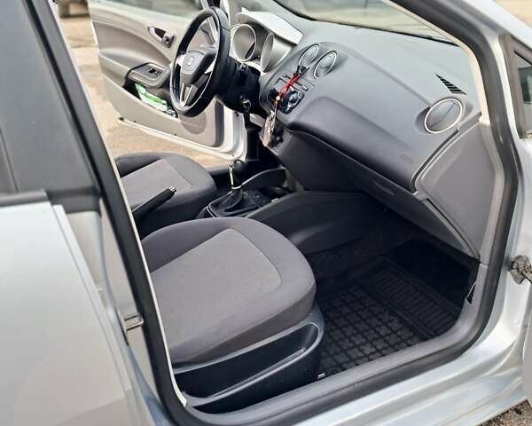 Сірий Сеат Ibiza, об'ємом двигуна 1.2 л та пробігом 297 тис. км за 5400 $, фото 8 на Automoto.ua