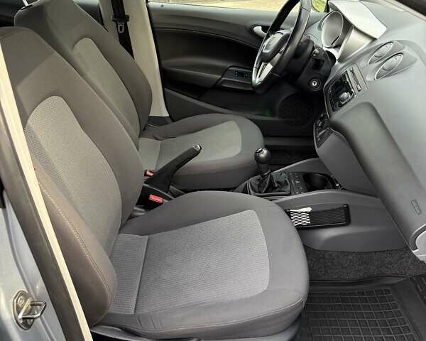 Сірий Сеат Ibiza, об'ємом двигуна 1.39 л та пробігом 190 тис. км за 5300 $, фото 7 на Automoto.ua