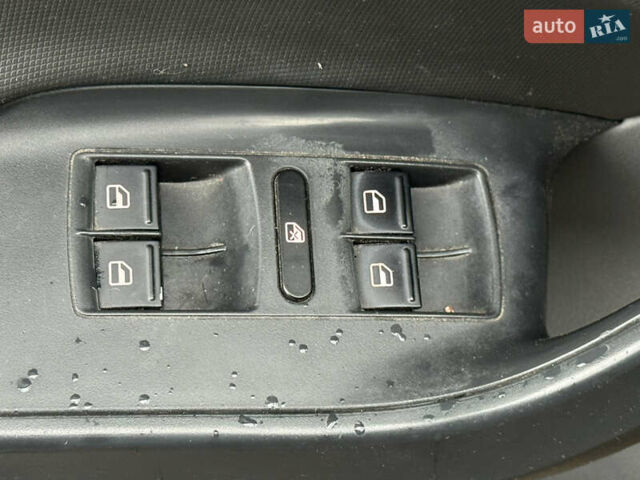 Серый Сеат Ибица, объемом двигателя 1.2 л и пробегом 136 тыс. км за 7700 $, фото 18 на Automoto.ua