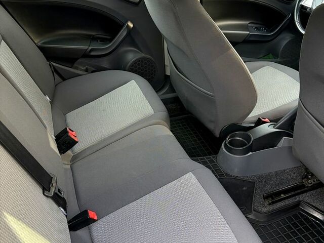 Сірий Сеат Ibiza, об'ємом двигуна 1.4 л та пробігом 19 тис. км за 5400 $, фото 6 на Automoto.ua