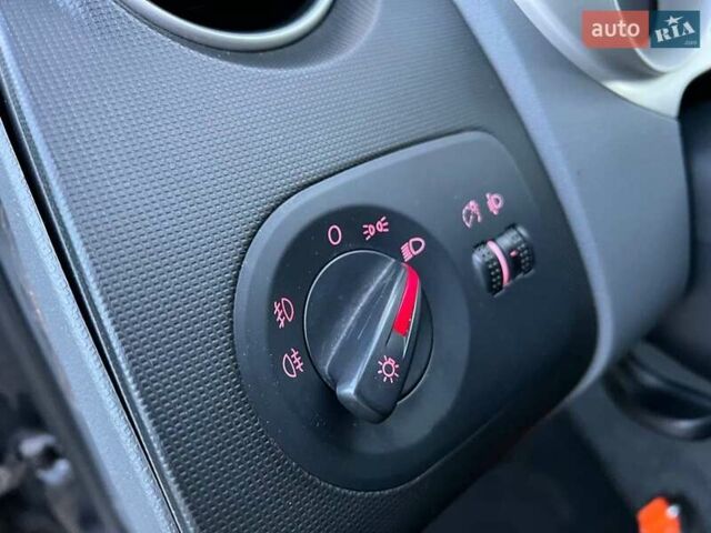 Сірий Сеат Ibiza, об'ємом двигуна 1.2 л та пробігом 210 тис. км за 6180 $, фото 19 на Automoto.ua