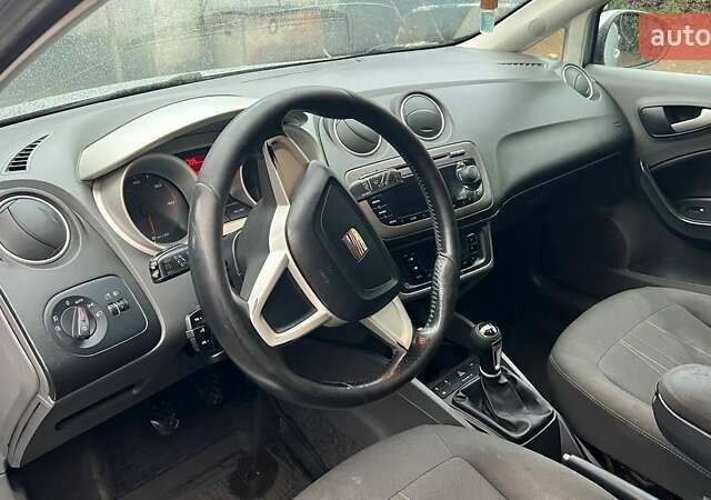 Сірий Сеат Ibiza, об'ємом двигуна 1.2 л та пробігом 286 тис. км за 4500 $, фото 3 на Automoto.ua