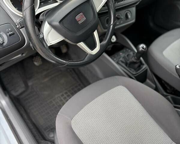 Сірий Сеат Ibiza, об'ємом двигуна 1.39 л та пробігом 190 тис. км за 5300 $, фото 10 на Automoto.ua