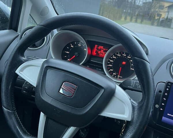 Серый Сеат Ибица, объемом двигателя 1.2 л и пробегом 251 тыс. км за 5300 $, фото 3 на Automoto.ua