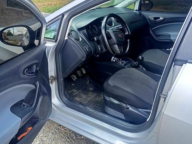 Сірий Сеат Ibiza, об'ємом двигуна 1.2 л та пробігом 181 тис. км за 5900 $, фото 3 на Automoto.ua
