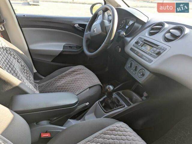 Сеат Ibiza 2015 у Харкові на Automoto.ua Сірий Сеат Ibiza, об'ємом двигуна 1.6 л та пробігом 178 тис. км за 8200 $, фото 12 на Automoto.ua