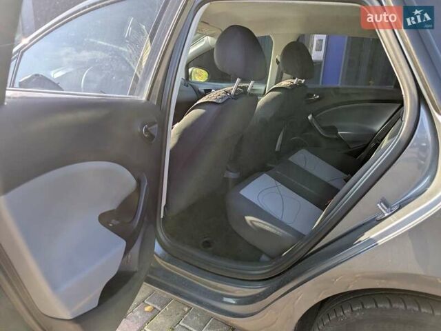 Сеат Ibiza 2015 у Харкові на Automoto.ua Сірий Сеат Ibiza, об'ємом двигуна 1.6 л та пробігом 178 тис. км за 8200 $, фото 1 на Automoto.ua