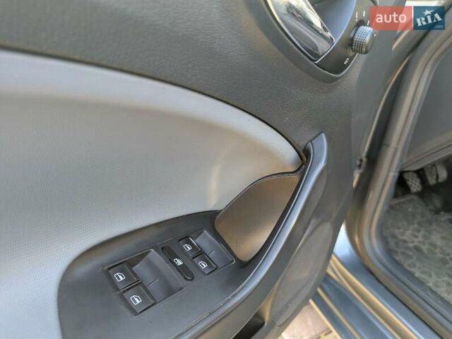 Сеат Ibiza 2015 у Харкові на Automoto.ua Сірий Сеат Ibiza, об'ємом двигуна 1.6 л та пробігом 178 тис. км за 8200 $, фото 13 на Automoto.ua