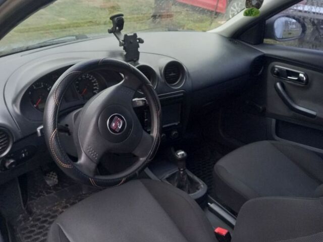 Синий Сеат Ибица, объемом двигателя 1.4 л и пробегом 298 тыс. км за 3200 $, фото 4 на Automoto.ua